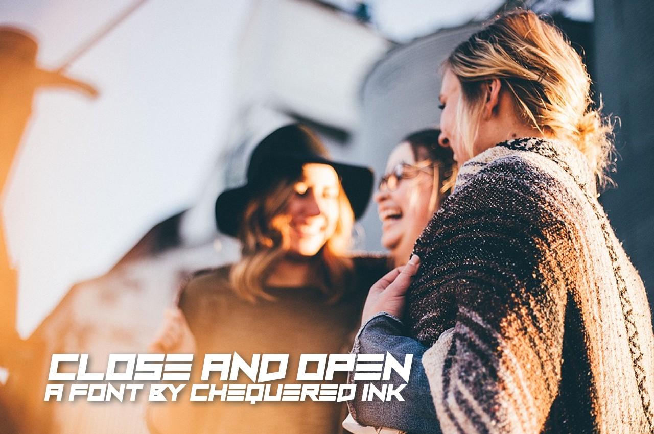 Close and Open Font