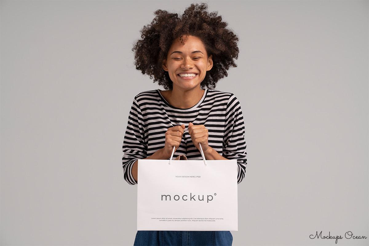 Women with Shopping Bag Mockup
